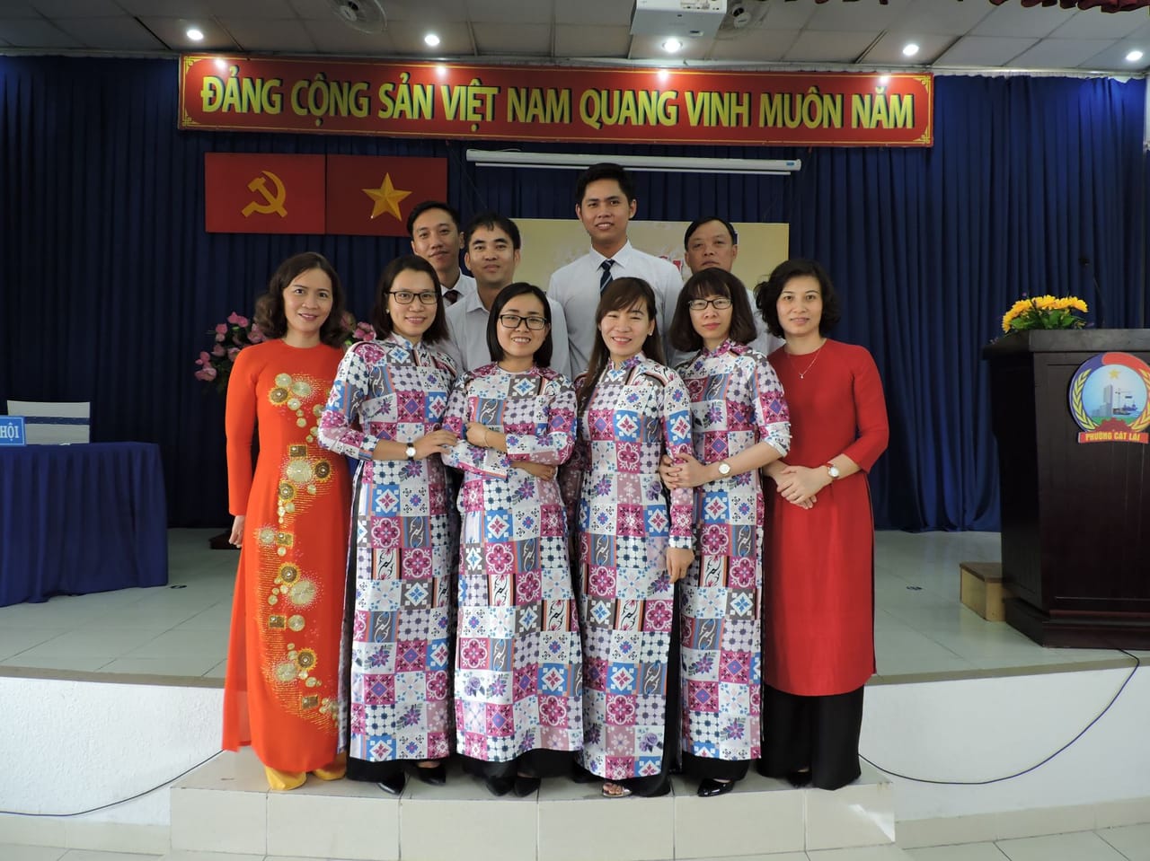 Đội ngũ DÂN HÁT MÔN